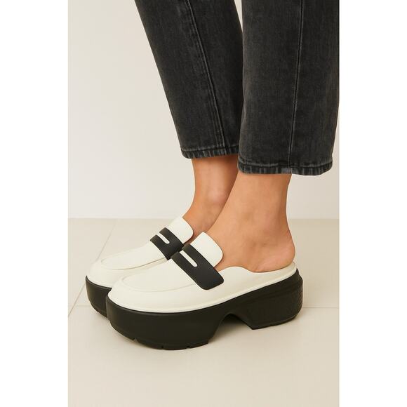 Crocs Stomp Loafers Womens 5 White Black Chunky Platform Y2K Slip On Waterproof - Picture 1 of 12